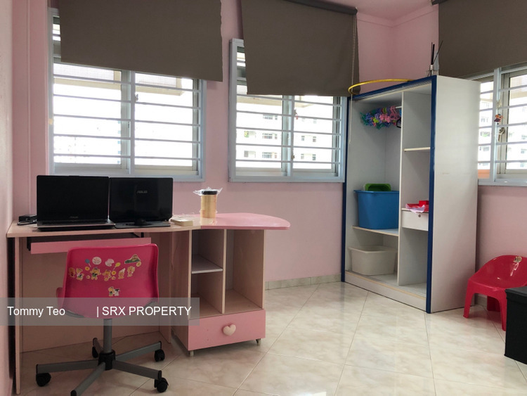 Jurong West Street 74 thumbnail photo